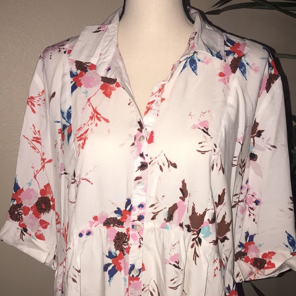 CAFFE MARRAKESH Floral print , buttom down blouse. - Picture 4 of 6